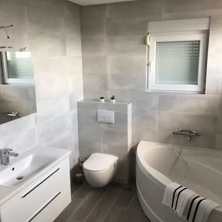 Elezovic 캐플례나